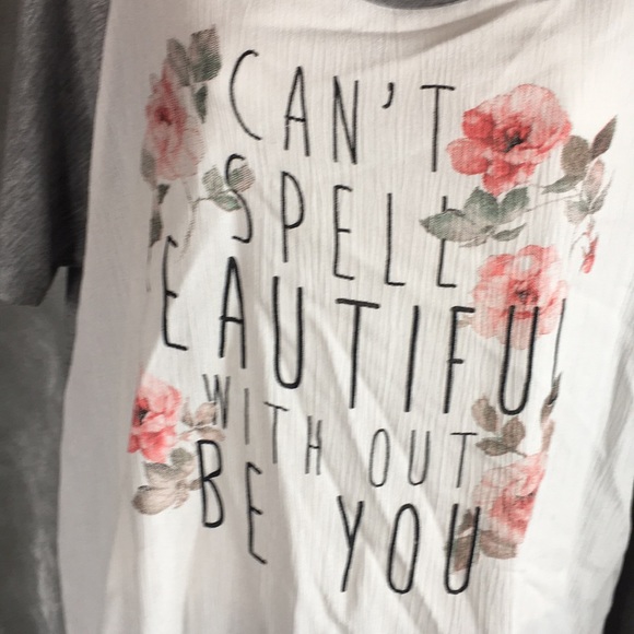 Beautiful TShirt with Floral Detail Hi/Low - Picture 2 of 6